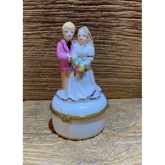 Wedding Trinket Box 4" tall by 2" wide 01-37308 - Picture 4 of 12